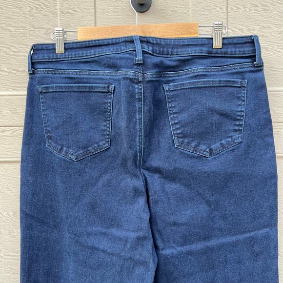 NYDJ Dark Wash Blue Wide Leg Ankle Jeans Lift Tuck Size 16 EUC - Picture 5 of 10